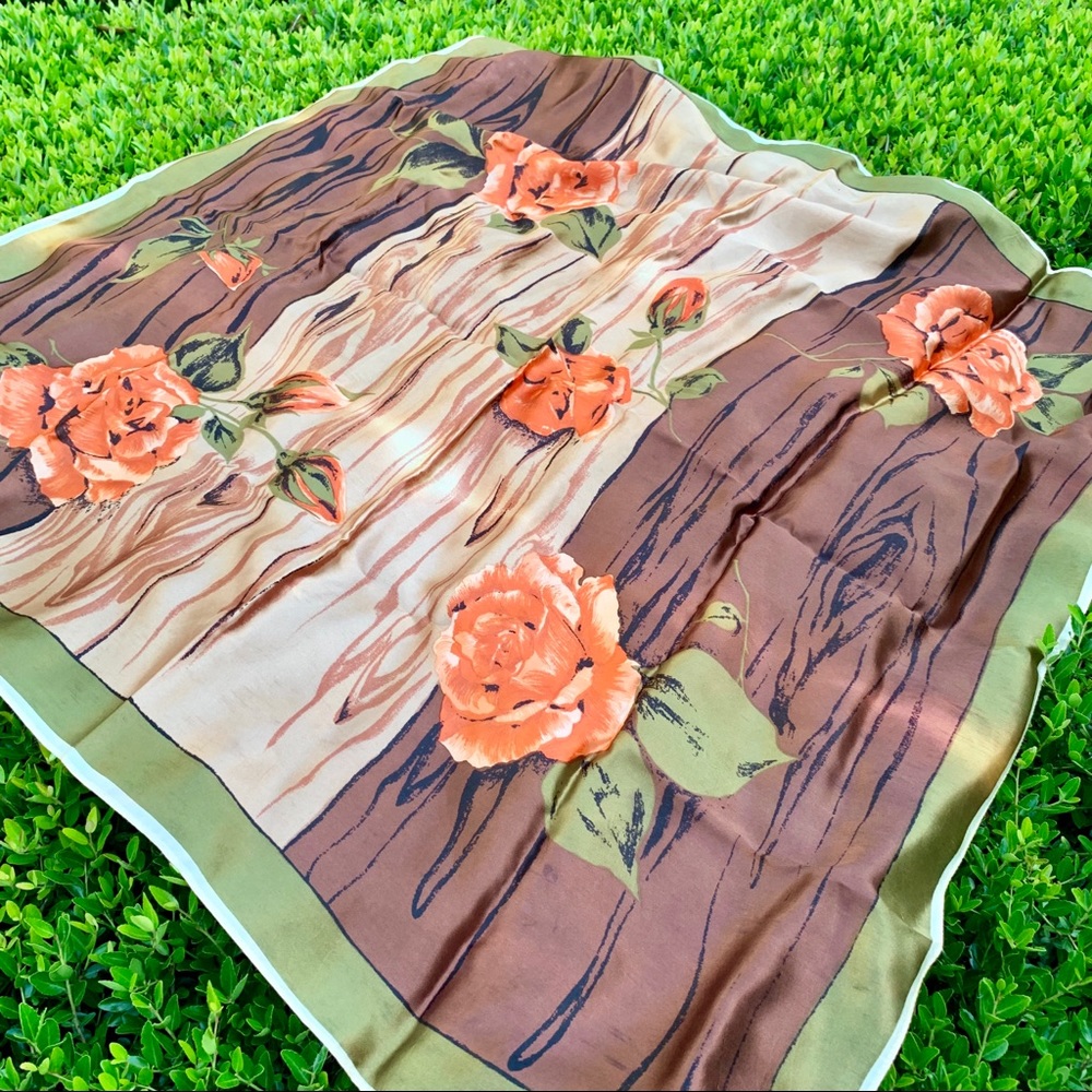 VTG 70s Silky Gorgeous Elegant Unique Flower Scarf